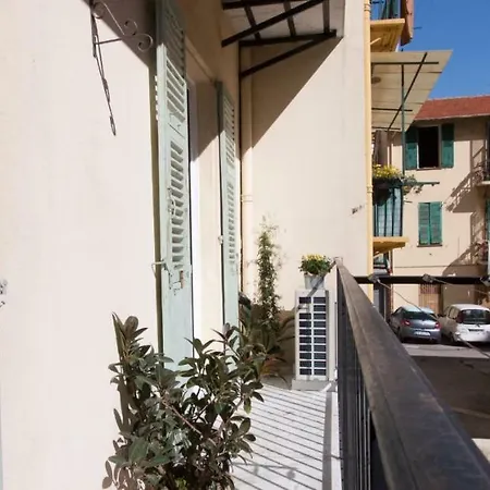 Apartamento Deco Design Haut Standing Au Calme Au Coeur De Garibaldi